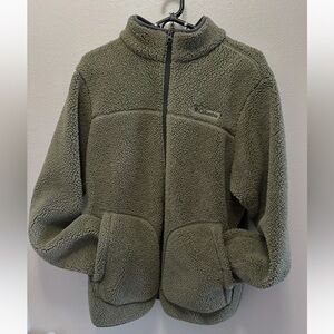 Columbia olive green zip up fleece jacket. Men’s medium. Guc